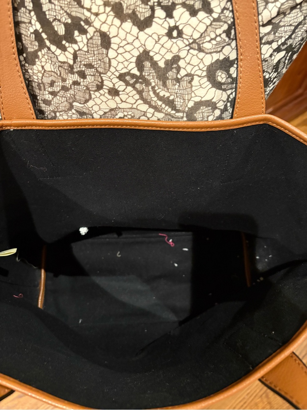 Kate Spade Ash Street Flower Applique Tote - Picture 5 of 12